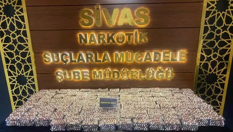 Sivas'ta Uyuşturucu Operasyonu: Emniyetten Büyük Baskın ve 5 Gözaltı