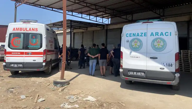 Marangozun Gizemli Ölümü: Şehirdeki Fırtına ve Sır Perdesi!