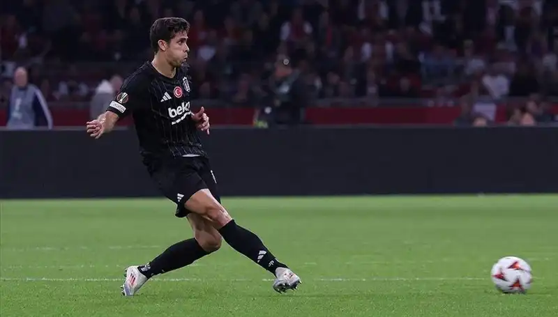 Beşiktaş'ın Derbi Öncesi Stoper Hattında İki Kötü Haber: Takımda Kriz Kapıda!