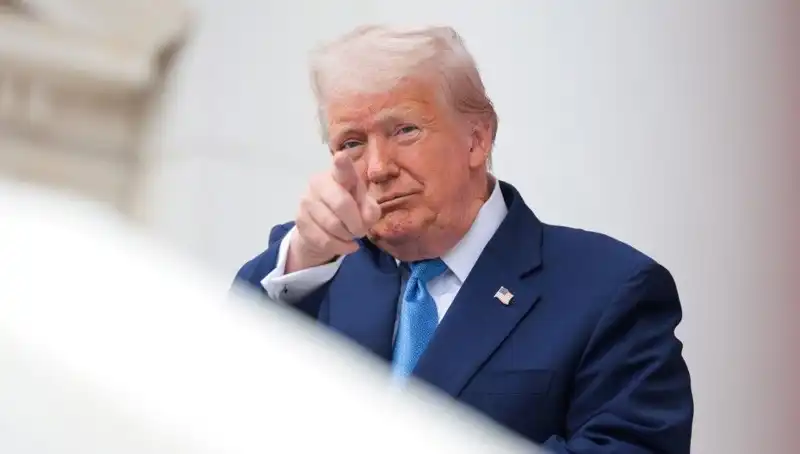 Adalet Bakanlığı'ndan Şok Açıklama: Trump'ın Epstein Belgelerinde İddia Edilen Rolü