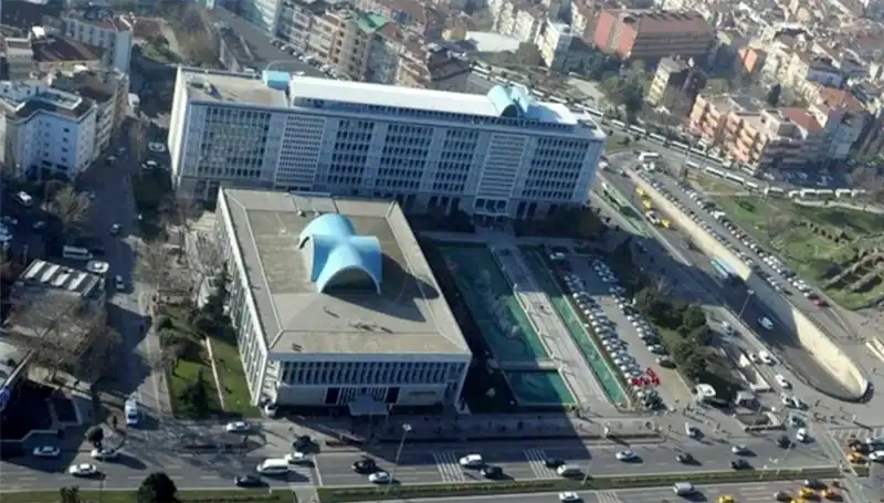 İBB Soruşturmasında Enderun WhatsApp Grubundaki Mesajlar Mercek Altında!