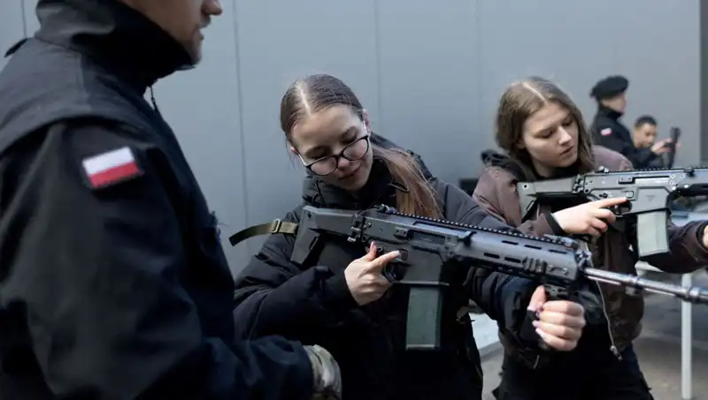 Polonya, Savaş Hazırlıklarıyla Gündemde: Sivillere Askeri Eğitim Verilmeye Başlandı