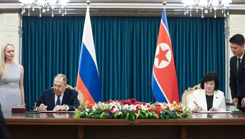 Rusya Dışişleri Bakanı Lavrov'dan Kuzey Kore ile Önemli Görüşme