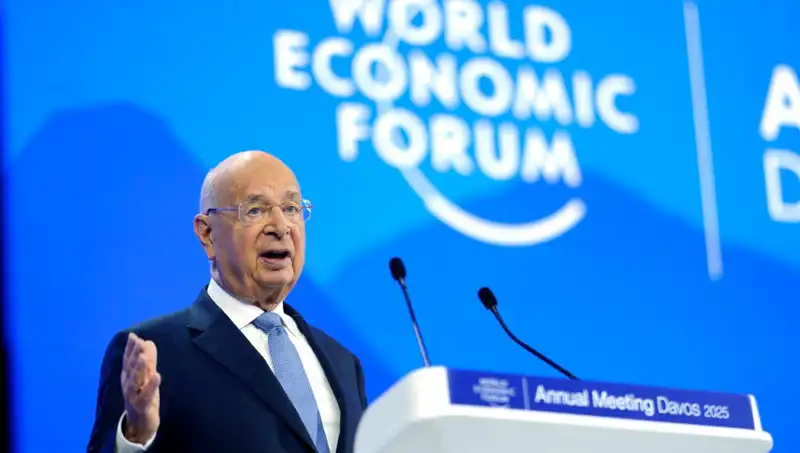 Klaus Schwab Davos’tan Ayrılıyor: Dünya Ekonomisi İçin Ne Anlama Geliyor?