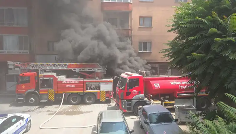 Niğde'de Beyaz Eşya Deposunda Korkutan Yangın: Olayın Sebepleri Ne?