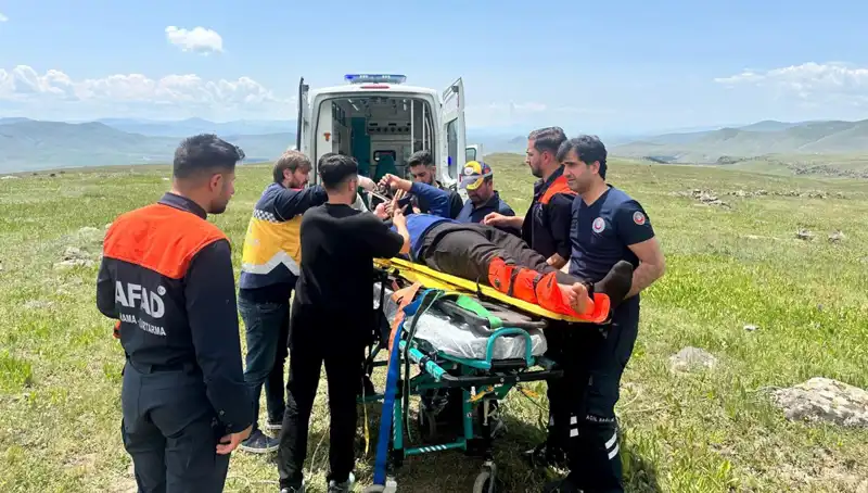 Kayalıkta Düşen Çobana Umut Olmak: Büyük Kurtarma Operasyonu Başladı