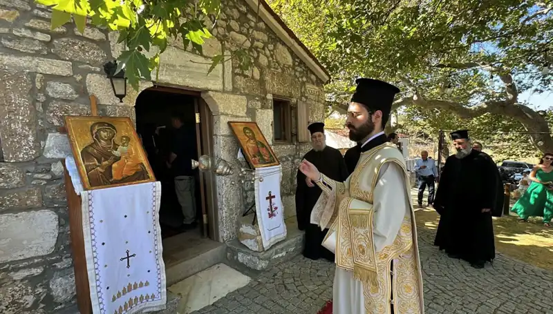 Bozcaada'da Geleneklerin Canlandığı Aya Paraskevi Günü Ayini Yapıldı