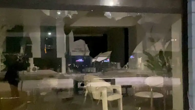 Mobilya Mağazasına Taşlı Saldırı: Olayın Ayrıntıları ve Son Gelişmeler