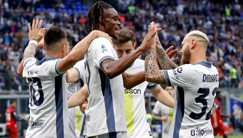 Serie A Zirvesinde Puanlar Eşitlendi: Şampiyonluk Kısık Ateşte