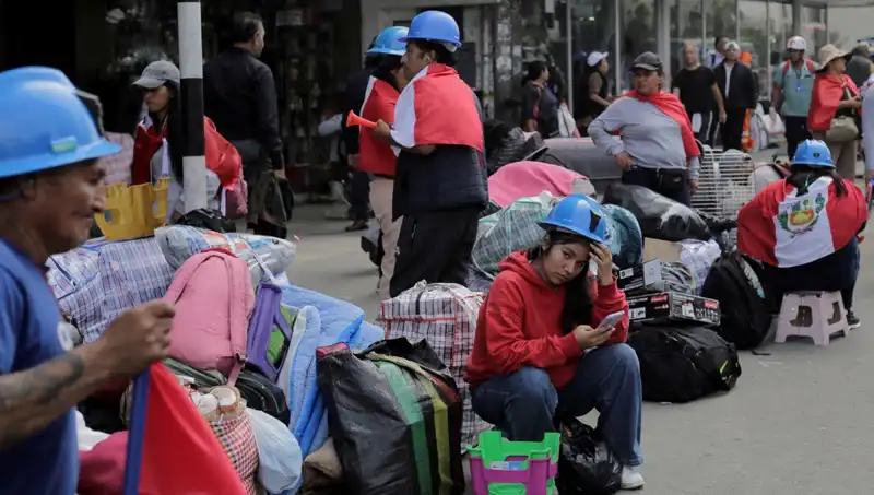 Peru'da Madenciler Sokakta: Grev Harekete Geçti