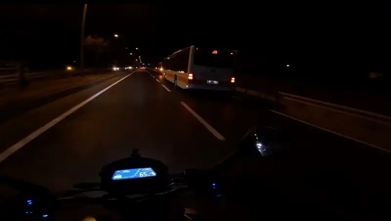 Otobüs Çarpması Sonucu 41 Yaşındaki Adam Ağır Yaralandı: Şok Edici Ayrıntılar