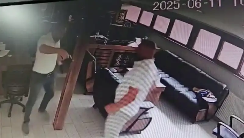 Alacak Verecek Meselesi Kanlı Sonuçlandı: Kalfa İş İnsanı Canından Etti