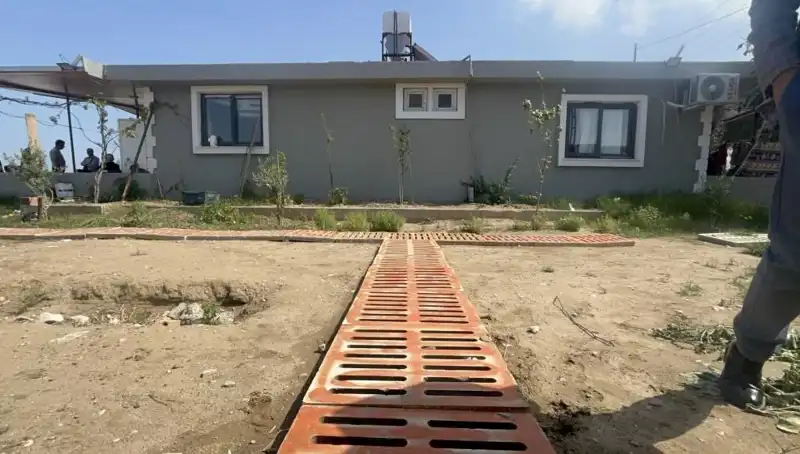 Kaçak Yapıda Gizli Bahçe: Onlarca Mazgal Decor ile Dikkat Çekiyor