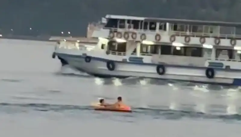 Sarıyer Sahilinde İki Çocuğun Denizdeki Macerası Herkesi Şaşırttı