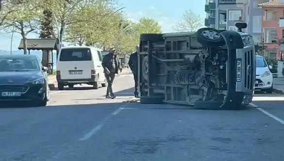 Otomobile Çarpan Araç Yolda Korkutan Anlar Yaşattı!