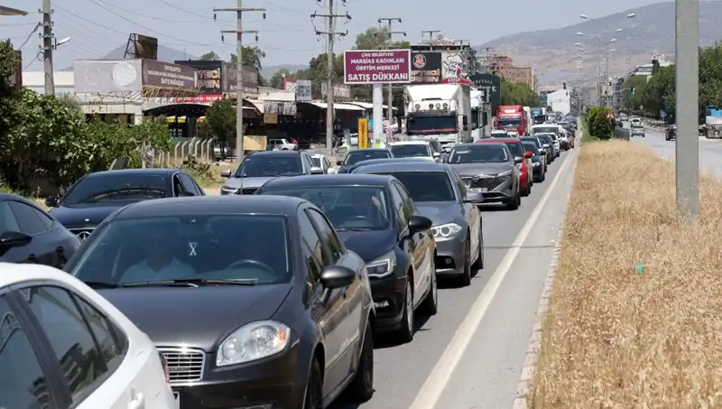 Aydın'dan Muğla'ya Uzanan 60 Kilometrelik Araç Kuyruğu: Neden Bu Kadar Uzadı?
