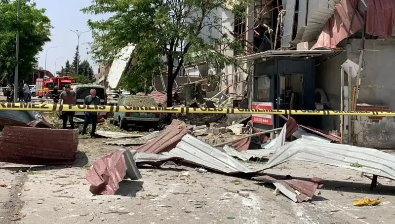 Gaziantep'te Fabrika Patlamasında Yaralılar: Olayın Sebepleri Neler?