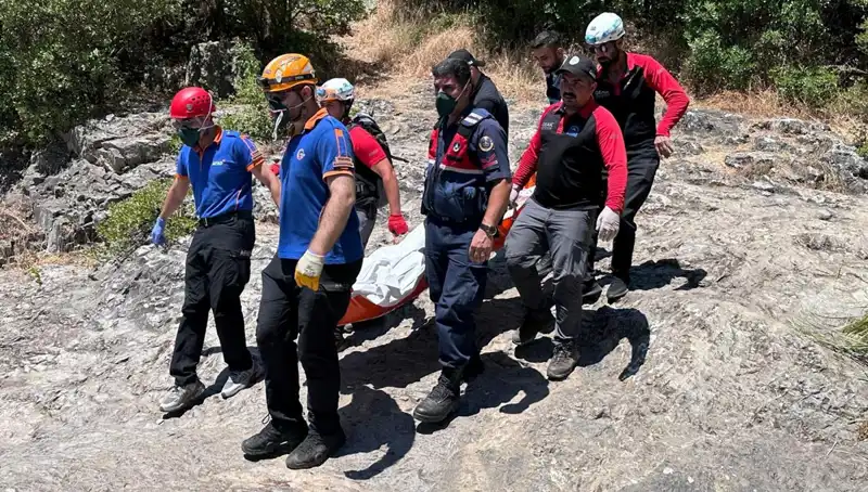 Kayalıkların Arasında Sır Ölüm: Doğanın Gizemi Çözülemedi
