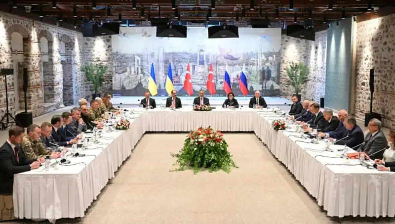 İstanbul Barış Zirvesi: Rus Heyetinin Türkiye Ziyareti ve Beklentiler