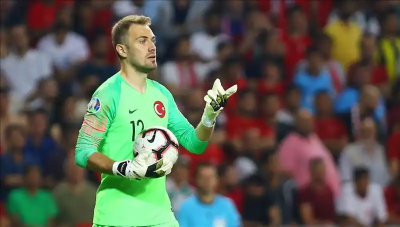 Mert Günok, Futbolu Bırakacağı Yaşı Açıkladı: Futbolseverleri Şaşırtan Açıklamalar