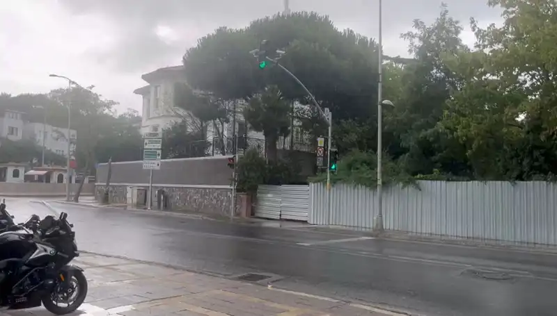 İstanbul'da Sağanak Yağışlar Hayatı Nasıl Etkiliyor?