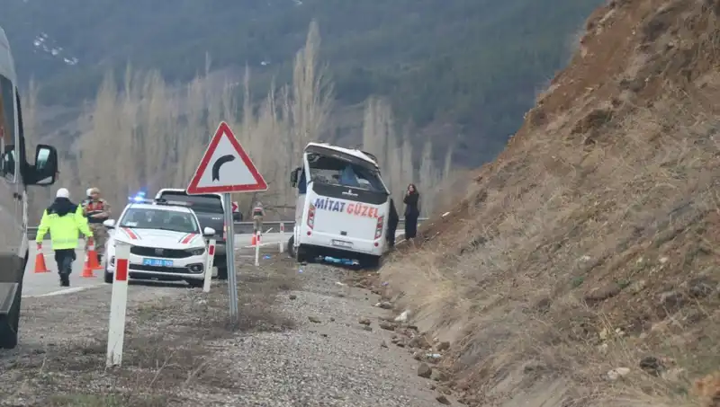 Oltu'da İşçi Servisi Kazası: Yaralıların Sayısı 15'i Aşkın!