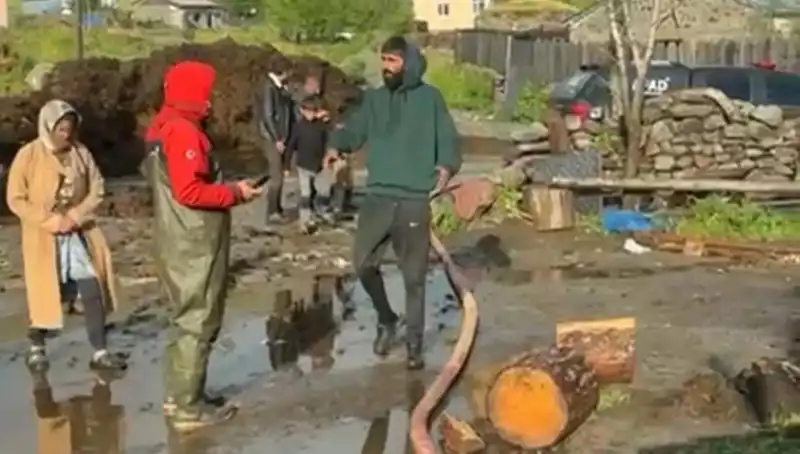 Ardahan'da Yağışlar Sele Neden Oldu: Şehirde Hayat Durma Noktasına Geldi