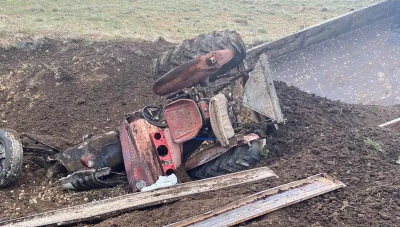 Kayseri’de Tramvayı Taklit Eden Traktör, Şarampole Yuvarlandı!