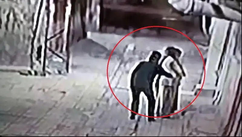 Polisler, Pazarcı ve Simitçi Kılığına Girerek Kapkaççıları Çökertti!
