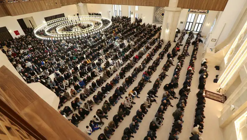 4 Nisan 2025 Cuma Namazı Saatleri: İstanbul, Ankara ve İzmir Bilgileri