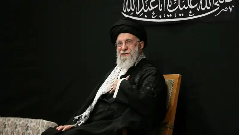 Hamaney, İsrail ile Savaş Sonrası İlk Kez Kamuoyu Karşısında
