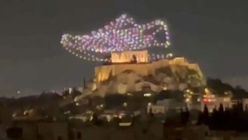 Akropolis Üzerinde Drone ile Yapılan Reklamlar Soruşturma Kapsamına Alındı