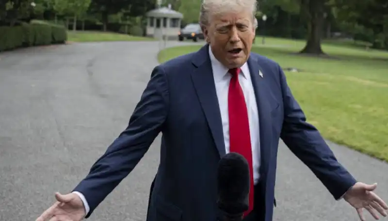 Trump'tan Şoke Eden Açıklama: "Ülkelerin Bazen Yeterince Savaşa Girmesi Gerekebiliyor"