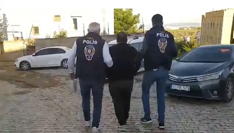 Balıkesir'de Dolandırıcılık Şebekesine Baskın: 4 Kişi Tutuklandı