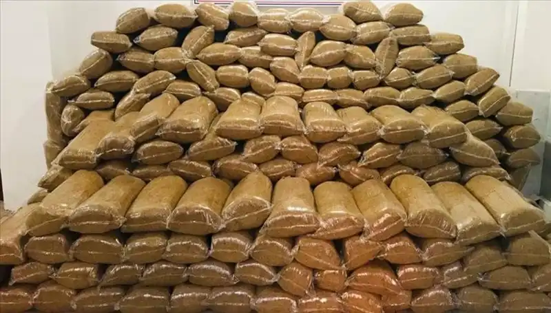 Manisa’da 2 Ton Kaçak Tütün Operasyonu: Güvenlik Güçleri Başarılı Bir Müdahale Gerçekleştirdi